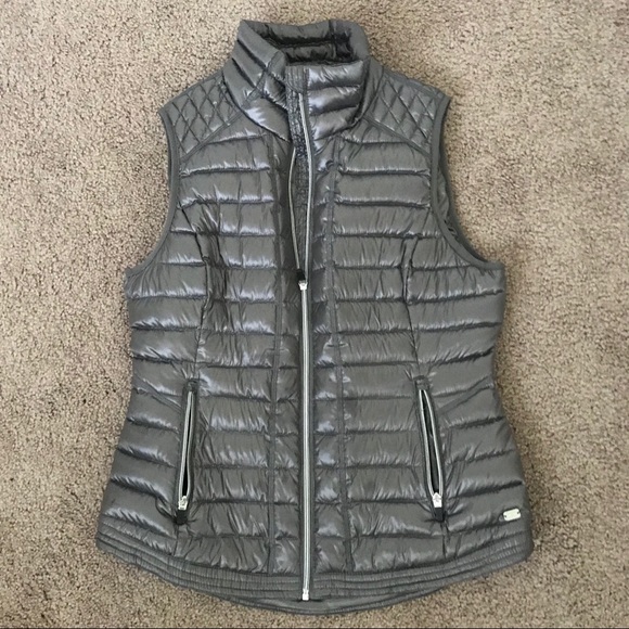 Medium Tommy Hilfiger Puffer Vest - Picture 2 of 3